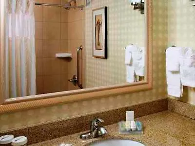 Hilton Garden Naperville/warrenville 3*