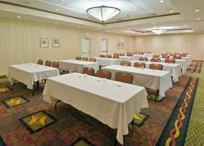 Hilton Garden Naperville/warrenville Hotel 3*