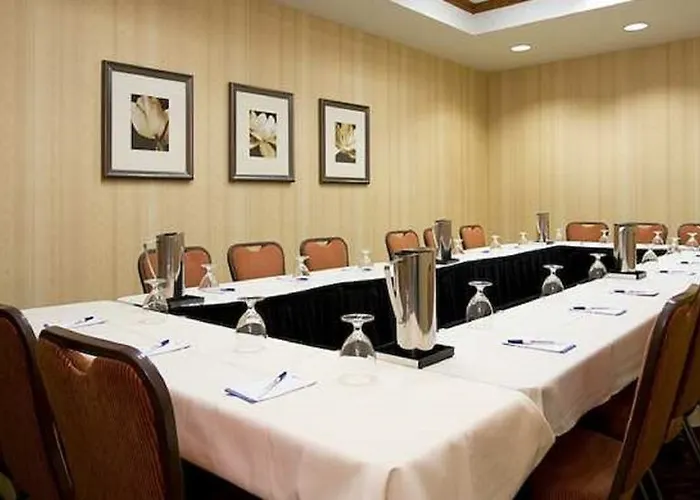 Hilton Garden Naperville/warrenville Hotel